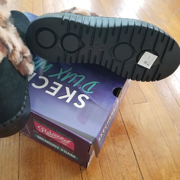 Sketchers Women's Relaxed Fit Size 8 Faux Fur Lined Boots - Picture 4 of 7